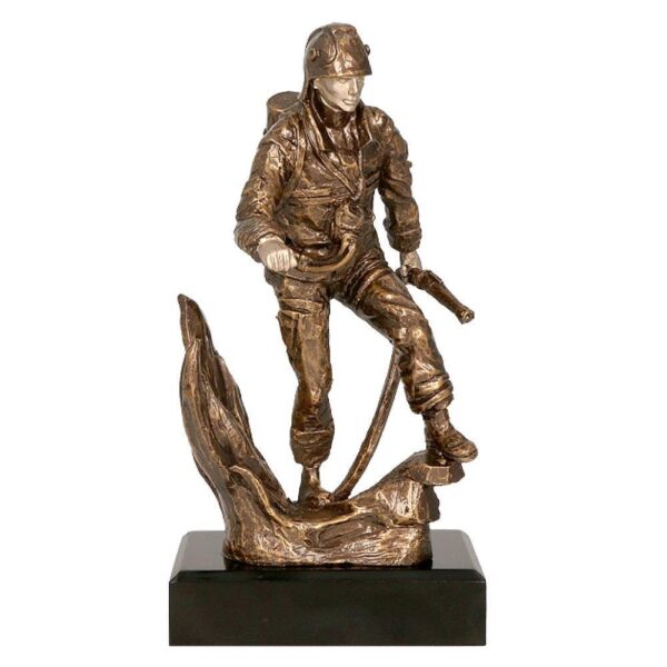 Statuetka RTY3786/BR — Strażak z wężem gaśniczym